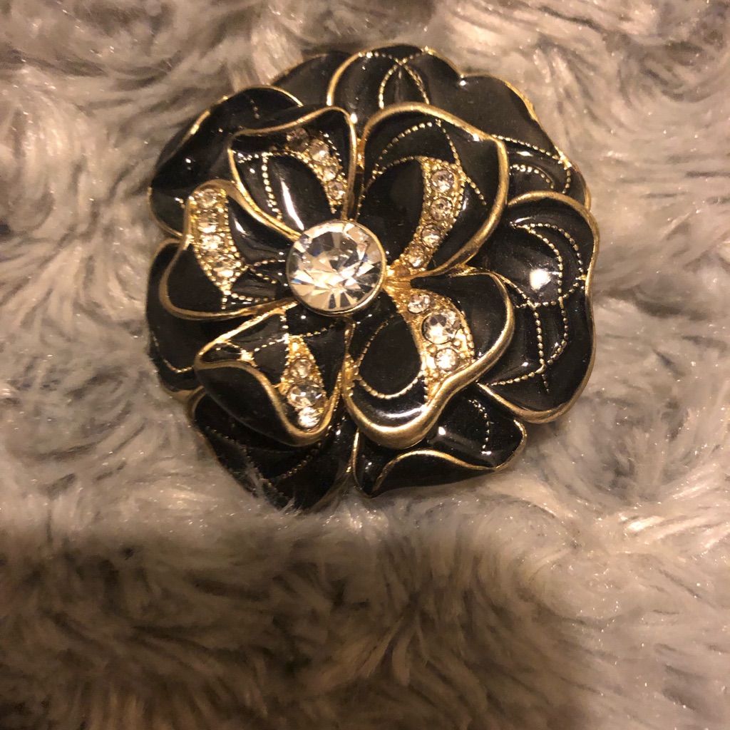 Rhinestone Floral Adjustable Stretch Ring 8$